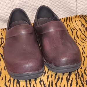 CROCS size 9